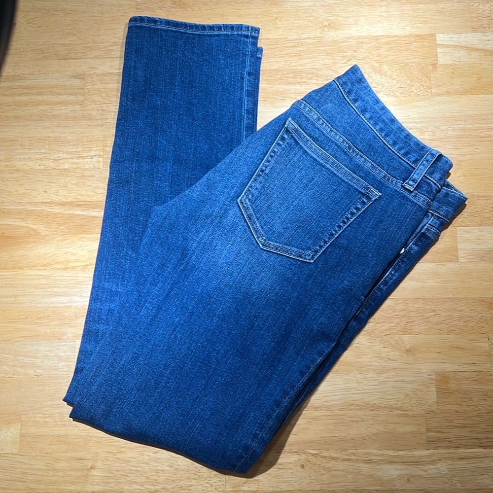 Gap Women’s Straight Leg Jeans • Size 29